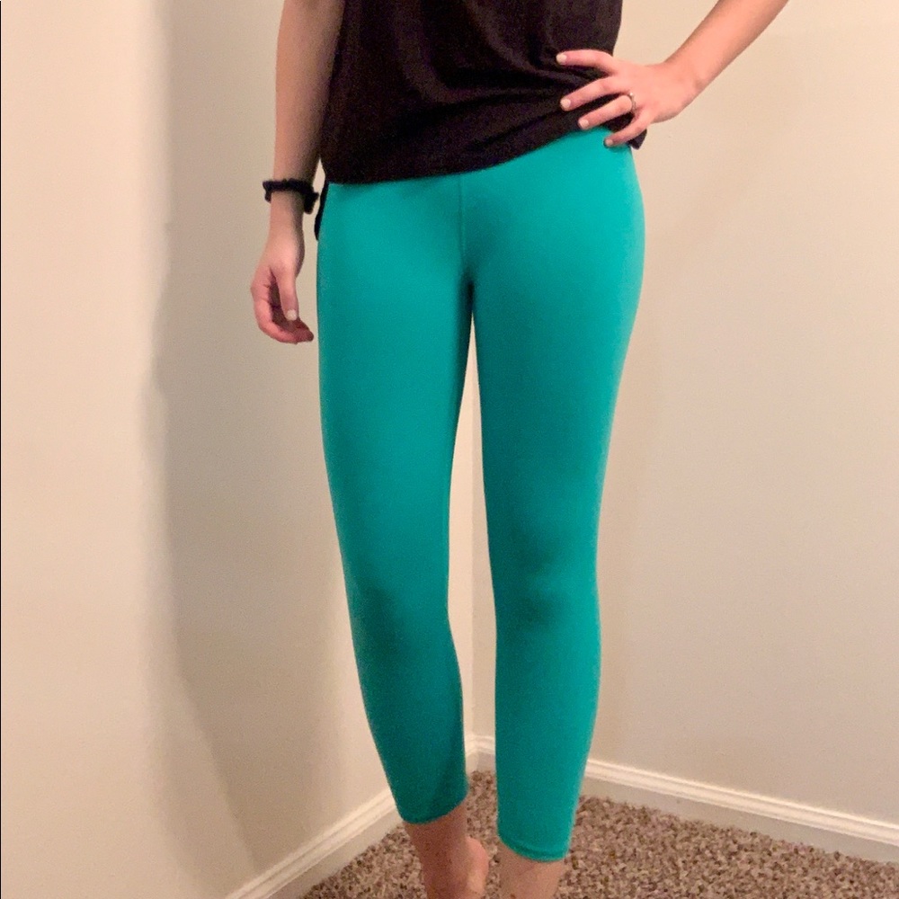 Fabletics ladies XS Capri leggings (powerhold)